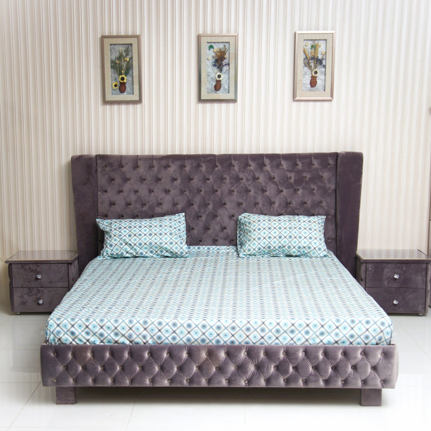 Rania Plush Velvet Bed